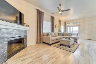 Photo #2: 2262980 Listing