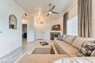 Photo #4: 2262980 Listing