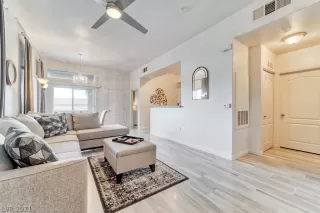 Photo #6: 2262980 Listing