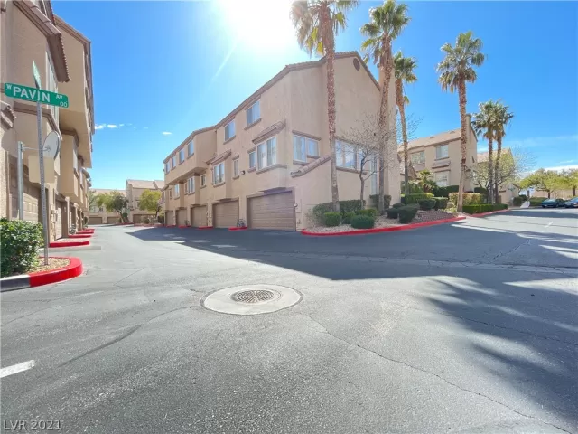 MLS: 2262984 Condo For Sale