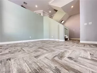 Photo #3: 2262984 Listing