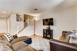 Photo #1: 2262987 Listing