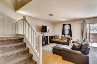 Photo #3: 2262987 Listing