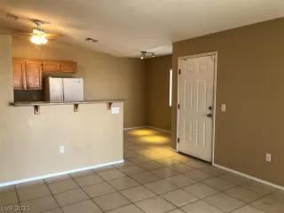 Photo #3: 2263046 Listing