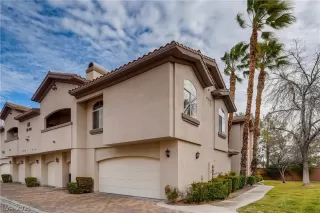 Photo #1: 2263088 Listing 