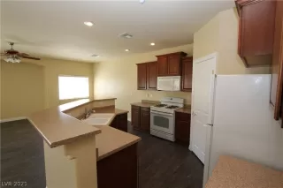 Photo #5: 2263092 Listing 