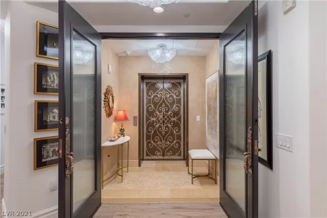 MLS: 2263140 Condo For Sale