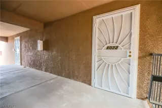 Photo #1: 2263155 Listing