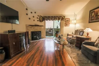 Photo #5: 2263155 Listing