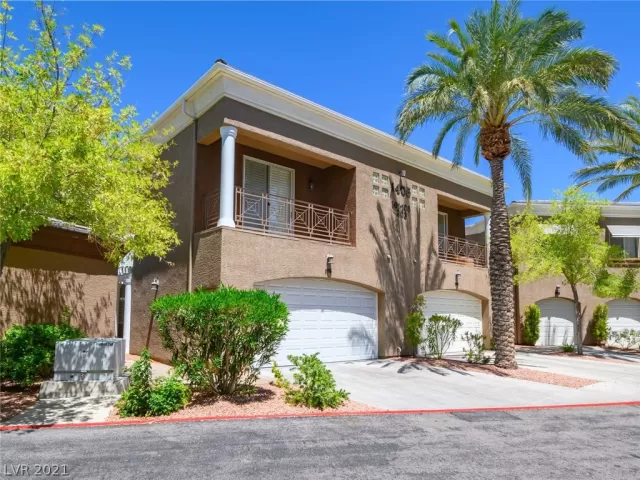 MLS: 2263172 Condo For Sale