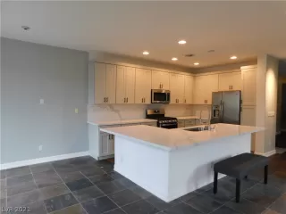 Photo #3: 2263172 Listing 