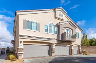 Photo #1: 2263237 Listing