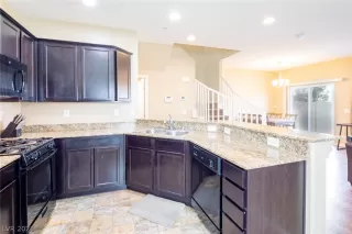 Photo #3: 2263237 Listing