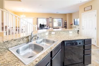 Photo #4: 2263237 Listing