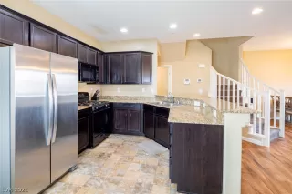 Photo #6: 2263237 Listing