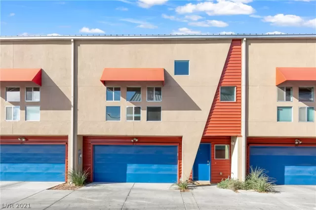 MLS: 2263381 Condo For Sale