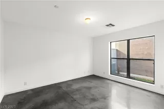 Photo #4: 2263381 Listing