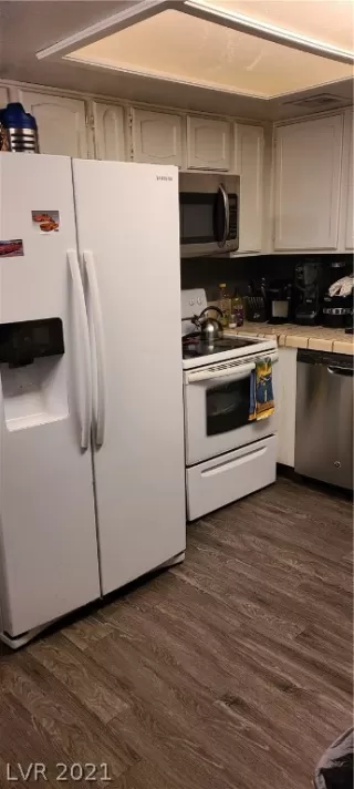 Photo #1: 2263398 Listing