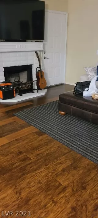 Photo #3: 2263398 Listing