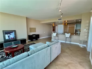 Photo #6: 2263432 Listing 