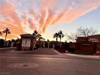 Photo #2: 2263438 Listing