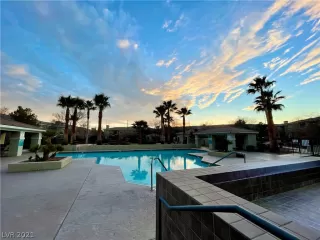 Photo #6: 2263438 Listing