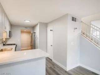 Photo #3: 2263494 Listing 