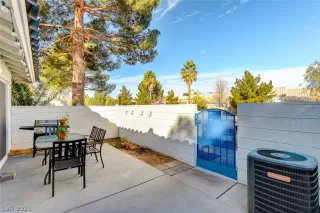 Photo #3: 2263499 Listing