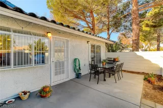 Photo #5: 2263499 Listing