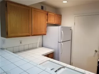 Photo #5: 2263531 Listing