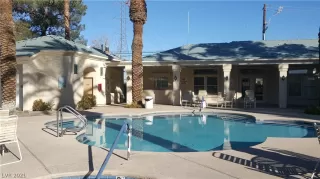 Photo #3: 2263539 Listing