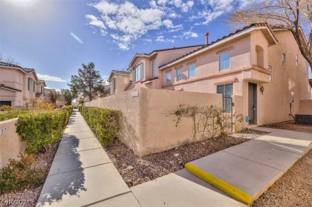 MLS: 2263581 Condo For Sale