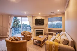 Photo #6: 2263677 Listing