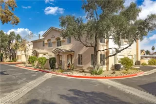 Photo #1: 2263789 Listing