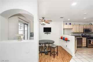 Photo #4: 2263789 Listing