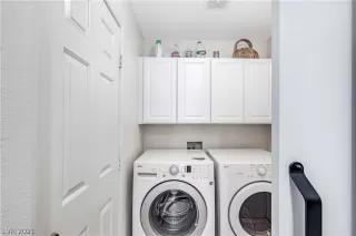 Photo #6: 2263789 Listing