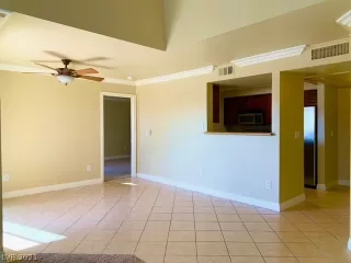 Photo #5: 2263790 Listing