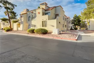 Photo #2: 2263799 Listing