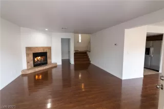 Photo #4: 2263805 Listing