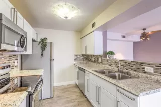 Photo #1: 2263827 Listing