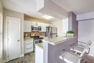 Photo #2: 2263827 Listing