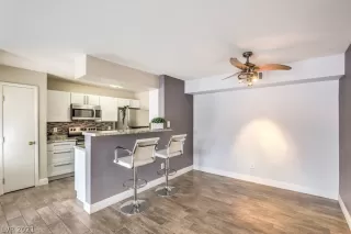 Photo #3: 2263827 Listing