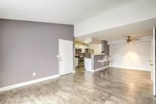 Photo #4: 2263827 Listing