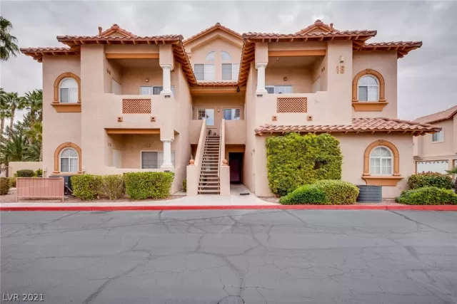 MLS: 2263828 Condo For Sale