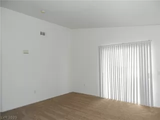 Photo #3: 2263839 Listing