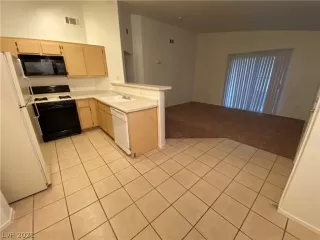 Photo #6: 2263839 Listing