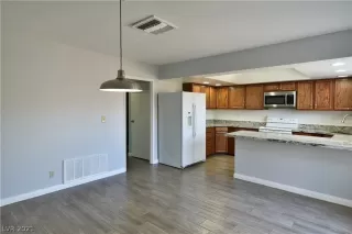 Photo #4: 2263900 Listing 