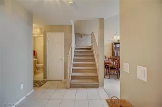 Photo #4: 2263909 Listing