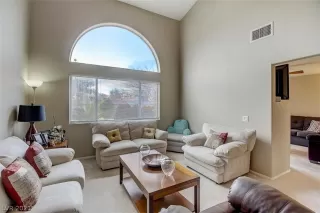 Photo #6: 2263909 Listing