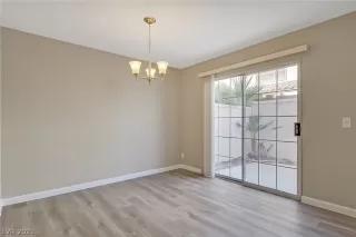 Photo #4: 2263912 Listing